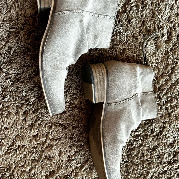 Ariat Booties - Picture 2 of 4